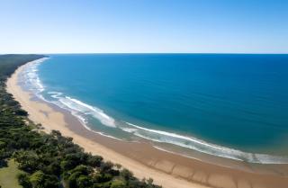 Blue Sapphire - Panoramic Ocean Views of Agnes Water's Main Beach - 8
