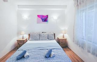 2 Bedroom Beautiful Apartment In Vrboska - 9