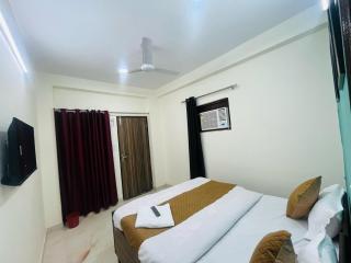 Hotel Anmol Stay- Near Saket Metro Station - 4