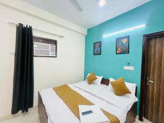 Hotel Anmol Stay- Near Saket Metro Station - 2