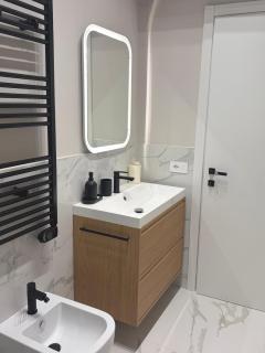 Aura Suite - 2