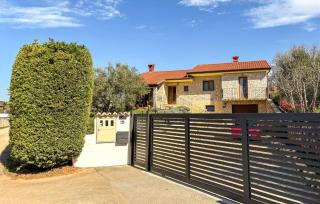 Gorgeous Home In Kastelir - 1