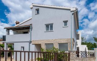Amazing Apartment In Krnica - 1