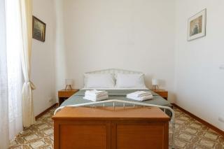 Casa di Carma 10 Guest Home with Pool - 2