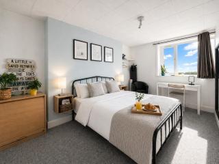 Sea and Sand View Apartment - FREE ALLOCATED PARKING - Gym - Pool Table - 8