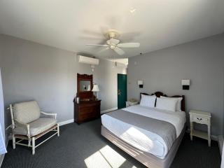 National Hotel - 1