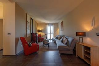 Casa di Carma 10 Guest Home with Pool - 5