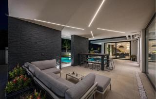 Gorgeous Home In Liznjan With Private Swimming Pool, Can Be Inside Or Outside - 4