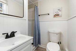 The Tides Inn Motel Room 4 - 4
