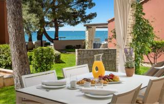 1 Bedroom Awesome Home In Umag - 0