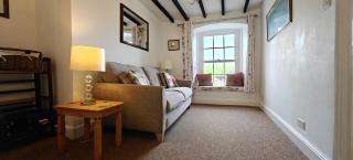 4 Bedrooms Near Tunnels Beaches - 1