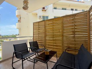 Coastal 2BR Apt in Mackenzie Steps from Beach - 7