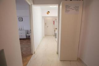 Bright Central Apartment with Old Town Views - 7