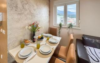 2 Bedroom Gorgeous Apartment In Tucepi - 5