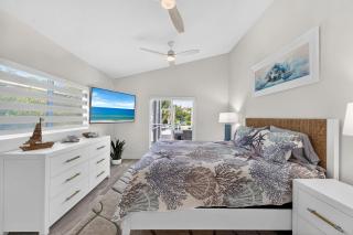 Blue Lagoon Hideaway 3BR Coastal Chic Retreat - 6
