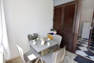 Stylish renovated vacation flat with terrace - 0