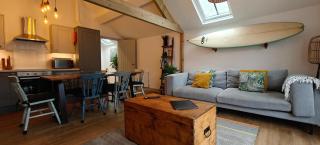 3 Beds - 2 Minute Walk to Beach! - 7