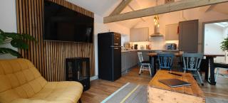 3 Beds - 2 Minute Walk to Beach! - 2
