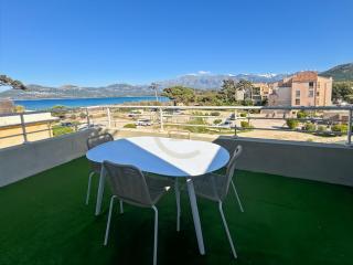T3 Exceptionnel terrasse vue mer bord de plage - 0