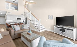 Wonderful Gulf-front condo with pool & beach boardwalk in the heart of Destin - 3
