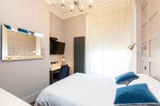 Contemporary Suite, Comfort-Relax and Unwind - 8