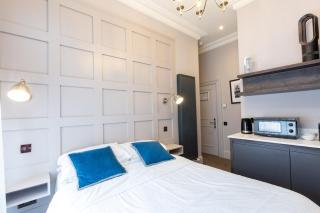 Contemporary Suite, Comfort-Relax and Unwind - 4