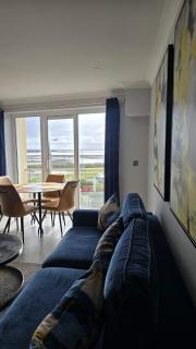 Exquisite Sea View Apartment in Salthill, Galway - 7