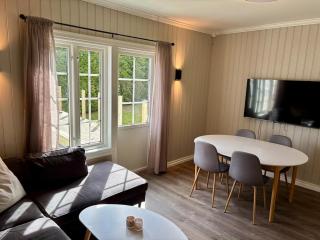 4 bedroom for 8 - 110sqm - Free Parking - 5 min to Brygga - 2