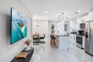 Miami 4BR Family Home | Patio + Parking - 5