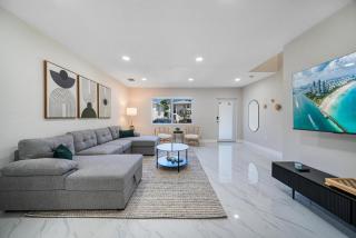 Miami 4BR Family Home | Patio + Parking - 3