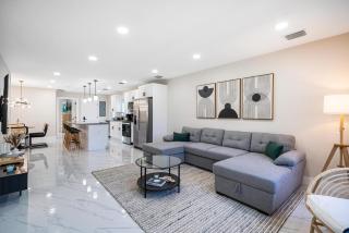 Miami 4BR Family Home | Patio + Parking - 1