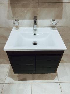 Luxury 1BR Near Airport, Pool, Gym, Fast Wi-Fi - 2