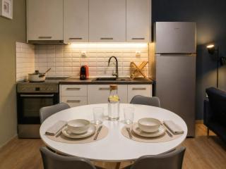 GimiSpaceOne - White Tower Curated Suite with Balcony - 7