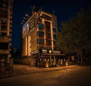 HOTEL VARISHTTA - Kopar Khairane - Quality and Comfort - 0
