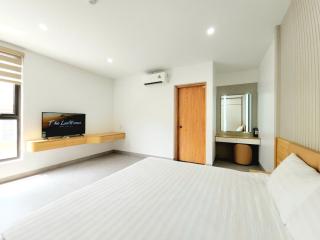 The LuxHomes ROYAL Apartment - 4