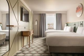 City Hotel - 9