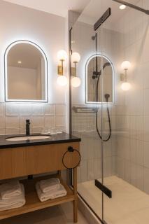 City Hotel - 7
