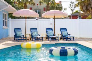 Sleeps 10 Pickleball Pool Tiki Bar Games - 7