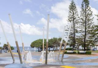 2 mins to Kings Beach w shared rooftop and whale watching views plus pool - 4