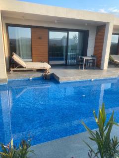 Sea Breeze White Villa - 7