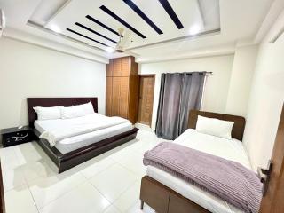 Peace And Comfort Family Stay Islamabad Apartments - 4