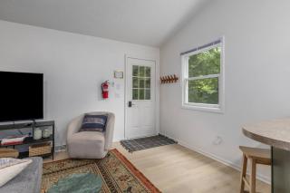 Charming 2-bedroom house in Saugatuck with AC, WiFi, Pet Friendly - 5