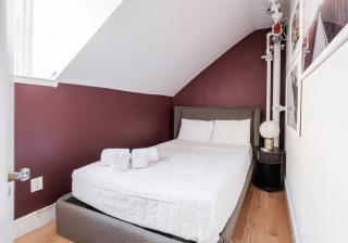 Beacon Hill Charm - 8