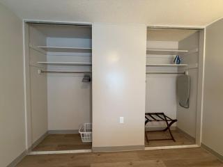 Modern Apartment Near Pickleball & Free Parking - 3
