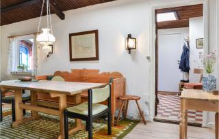 2 Bedroom Cozy Home In Dronningmølle - 2