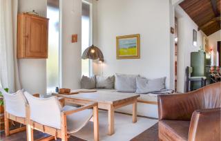 2 Bedroom Cozy Home In Dronningmølle - 7