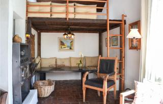 2 Bedroom Cozy Home In Dronningmølle - 1