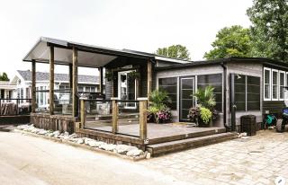 Lakefront Retreat with Fire pit perfect for families - 0