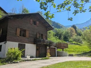 Chalet 3* à Arêches, 100m², 8 pers, 4 ch, Pied des Pistes, Cheminée, Terrasse, Wifi - FR-1-342-246 - 9