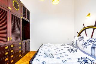 Central Luxury Yacht-Style Old Town - 2